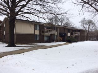 310 Greenbriar Rd APT 2D, Glen Ellyn, IL
