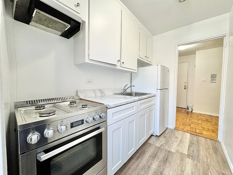 14350 Barclay Ave #1B — Photo 7