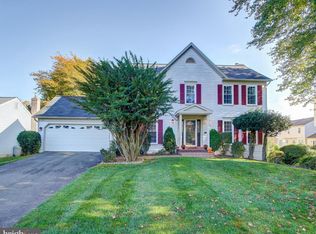 10952 Adare Dr, Fairfax, VA 22032