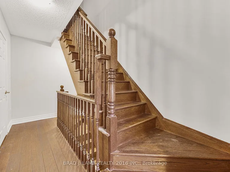 930 Nadalin Hts — Photo 22
