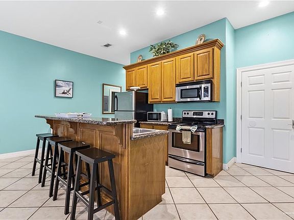 5th image of 103 E Gardenia St #6