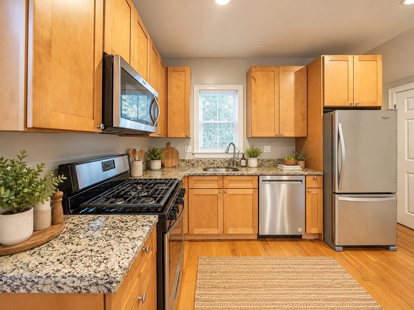 1 bed, 1.0 bath, 650 sqft, $2,500 — Photo 3