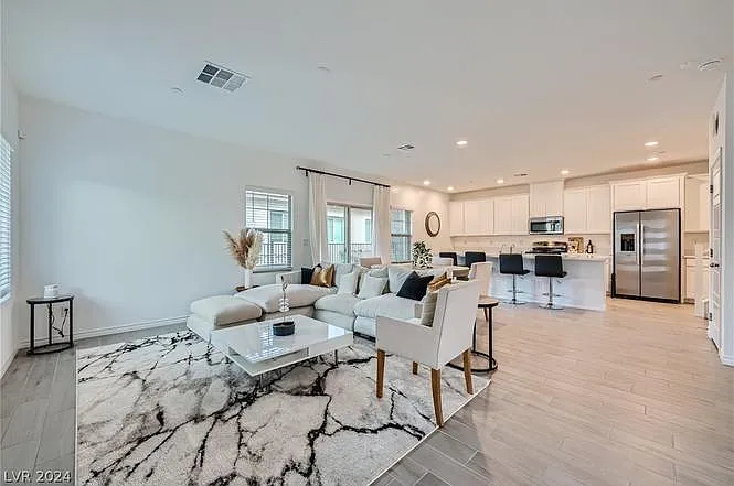 600 N Carriage Hill Dr #1201 — Photo 4