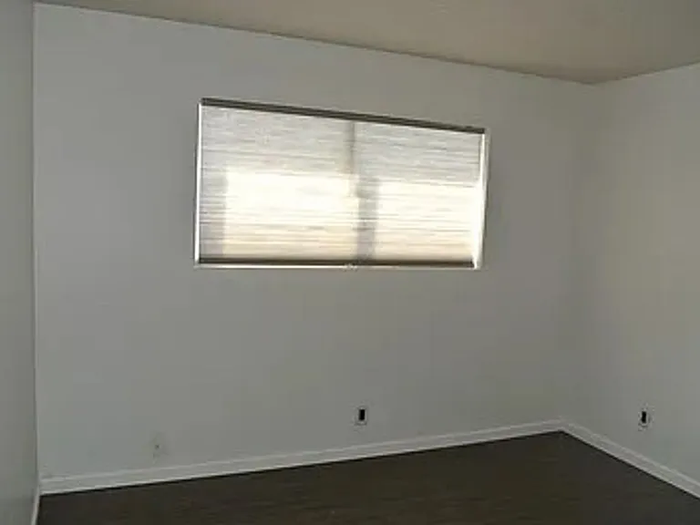 1608 Sycamore Dr #2 — Photo 9