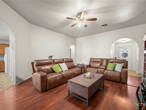 5th image of 2902 Markos Dr