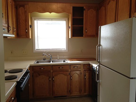 4th image of 213 6th St