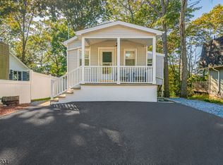 600 Brooklyn Mountain Rd, Hopatcong, NJ 07843