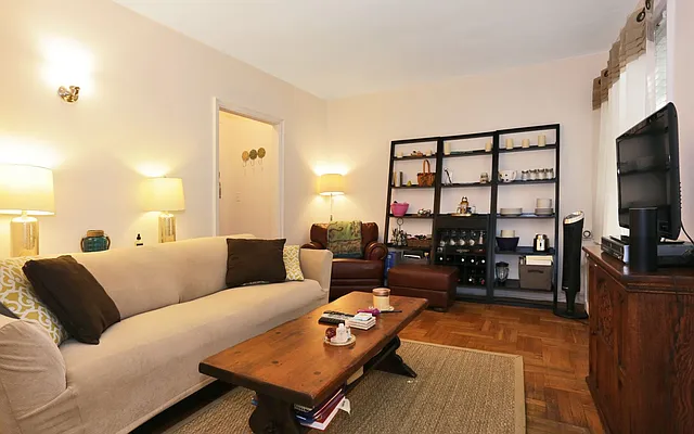 Sold by Keller Williams Realty Landmark | media 26