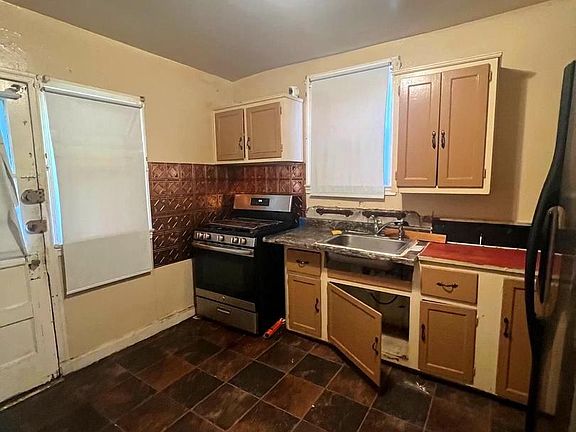 5th image of 3716 Flowerton Rd