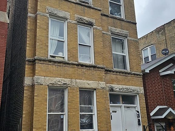 2nd image of 1306 N Artesian Ave