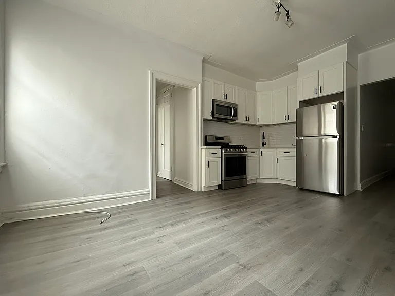 24-65 38th St #C7 — Photo 5
