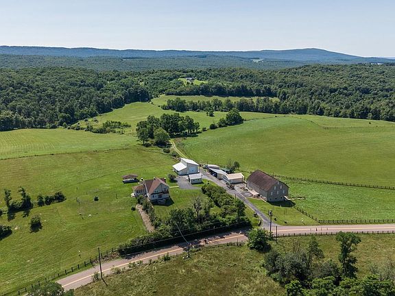 2nd image of 1898 Schellsburg Rd