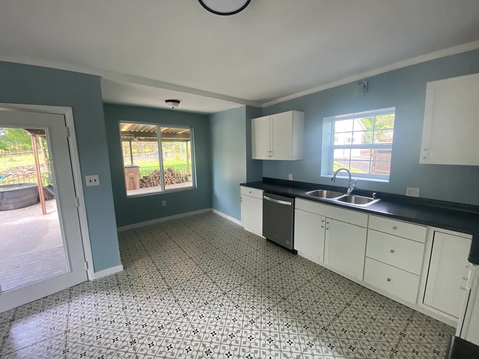 2 bed, 1.5 bath, 1224 sqft, $1,600 — Photo 4