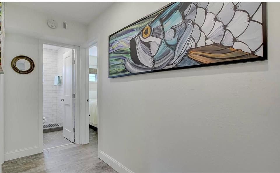 1st image of 501 SW 11th St #R