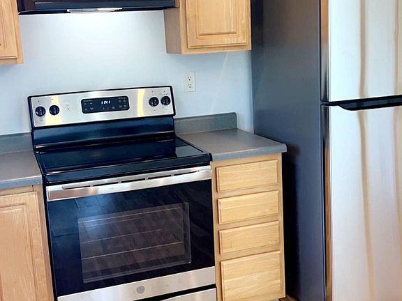 5th image of 13505 Ambaum Blvd SW Unit 301