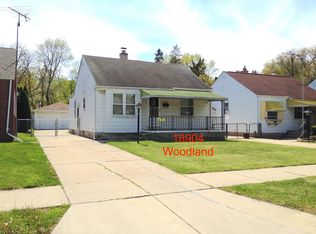 18904 Woodland St, Harper Woods, MI 48225