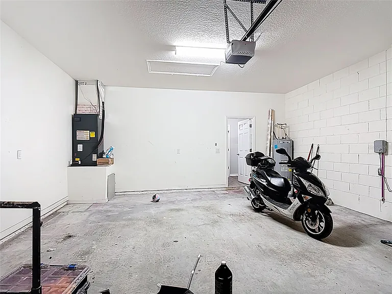 840 Sydney St — Photo 39