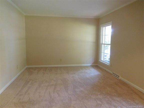 3rd image of 2441 Shaw Ave