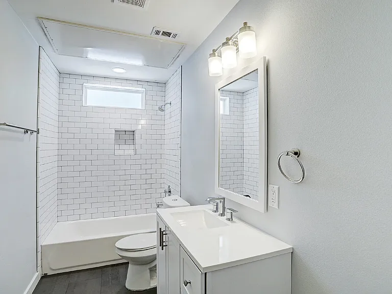 225 N Everton St #4 — Photo 13