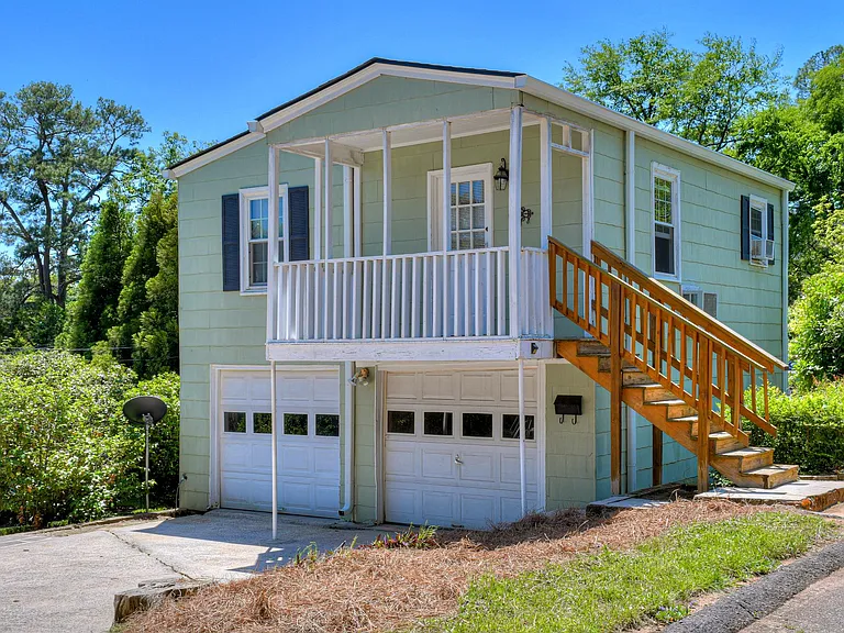 709 Hickman Rd — Photo 1