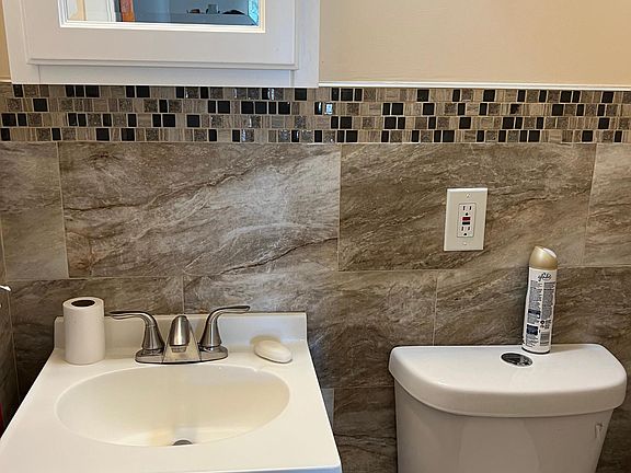 4th image of 1061 E 83rd St #2