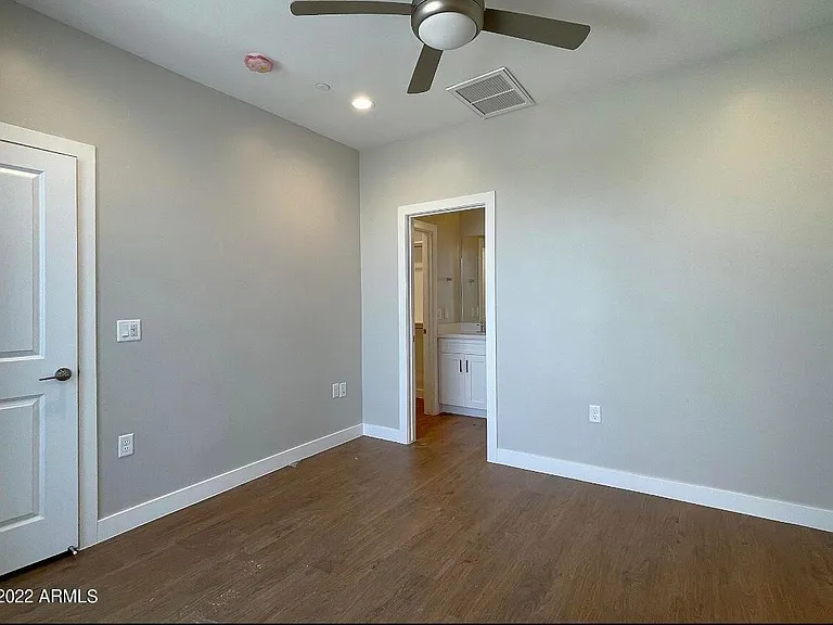 3215 E Flower St #20 — Photo 50