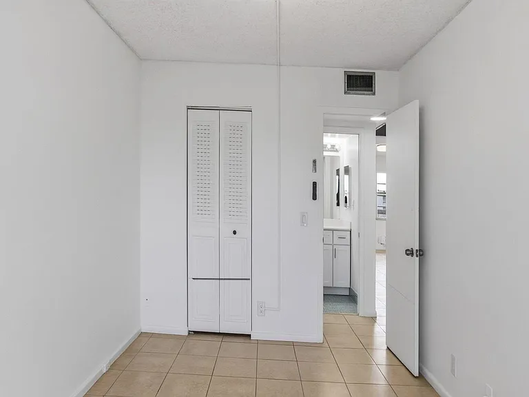 4028 Hythe Pl #B — Photo 47
