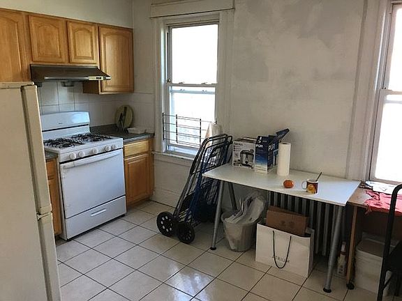 3rd image of 9049 54th Ave