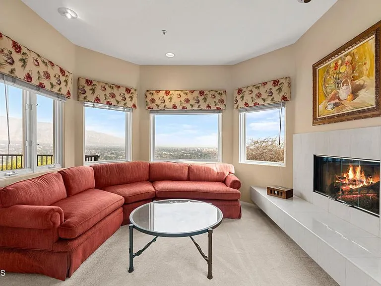 1401 Glen Oaks Blvd — Photo 14