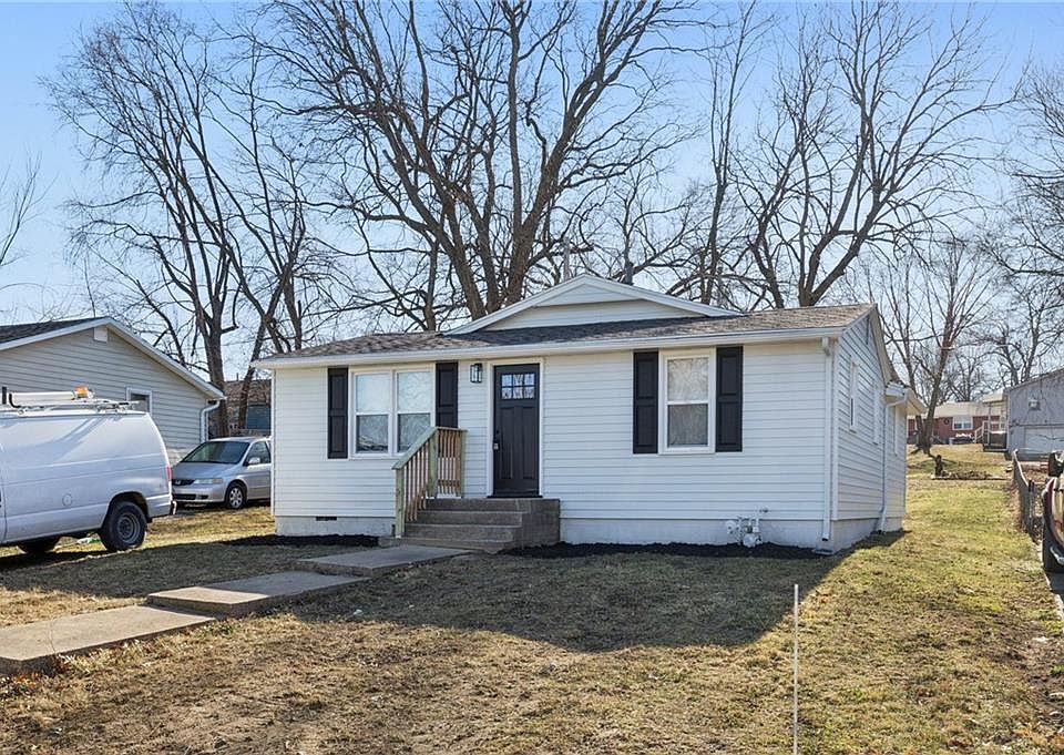 1st image of 705 E Shady Ln