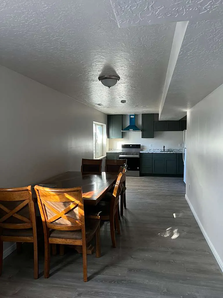 3 bed, 1411 sqft, $600 — Photo 2