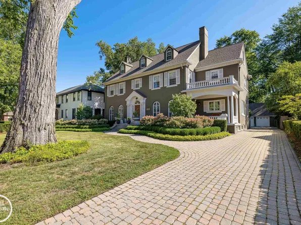 1012 Kensington Ave, Grosse Pointe Park, MI 48230
