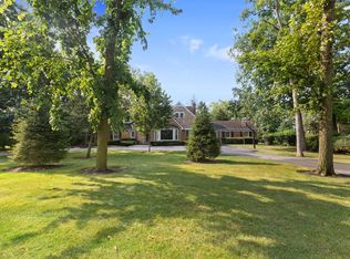 1011 Central Rd, Glenview, IL 60025