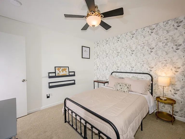 1802 Lakewood Dr — Photo 12