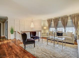 4 Wickatunk Rd, Manalapan, NJ 07726