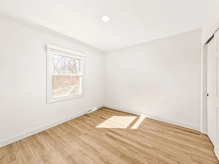 215-217 Pembroke Way (Townhouse) MyDwelling — Photo 15