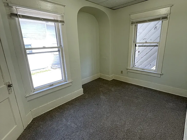 832 N Larch St #3 — Photo 9