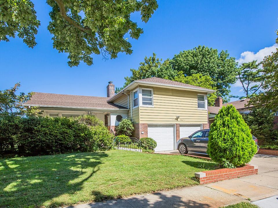 1st image of 22233 Kenilworth Dr