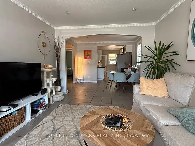 78 Yorkview Dr — Photo 5