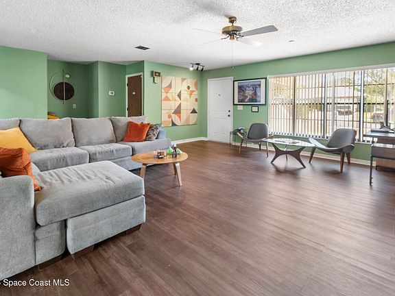 5th image of 3520 Muirfield Dr