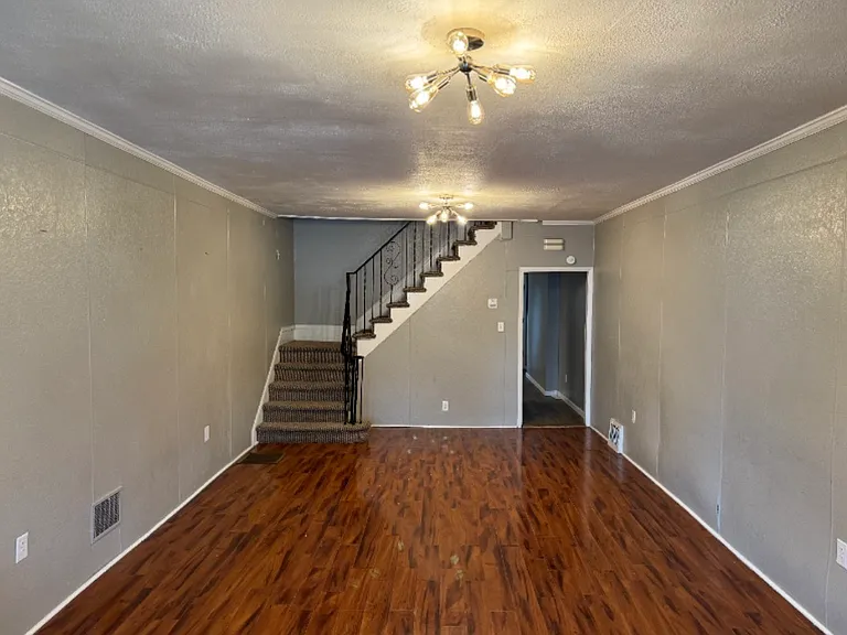 90 Carlisle St #90 — Photo 9