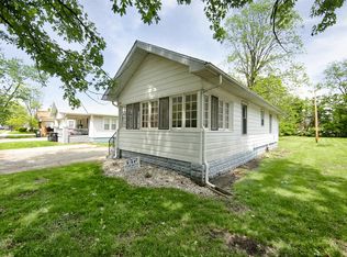 1613 12th St, Charleston, IL 61920