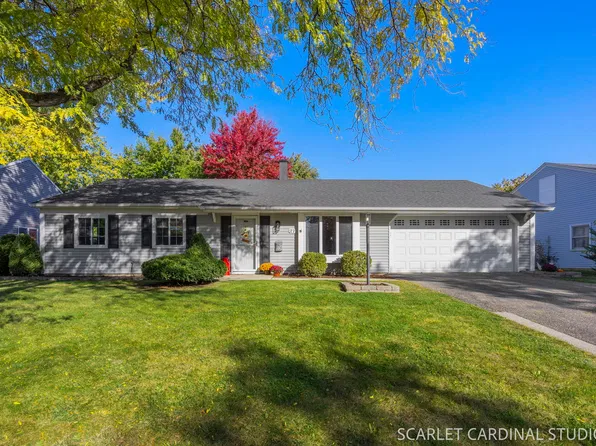 27 Fieldpoint Rd, Montgomery, IL 60538