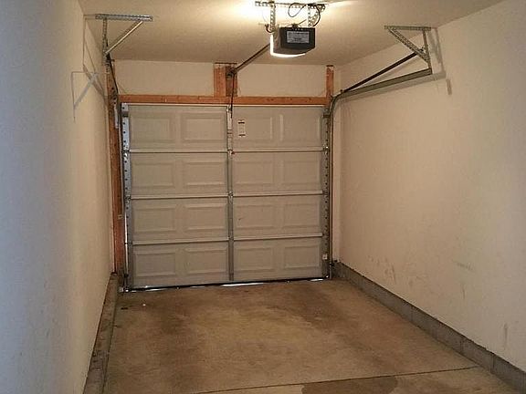 4th image of 426 Piney Creek Dr