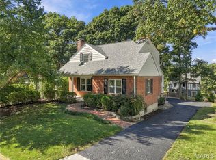 81 Heatherbrook Ln, Saint Louis, MO 63122