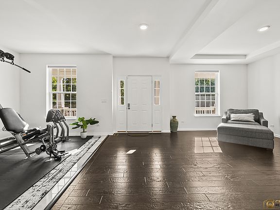 2nd image of 6 Lake Vista Ct