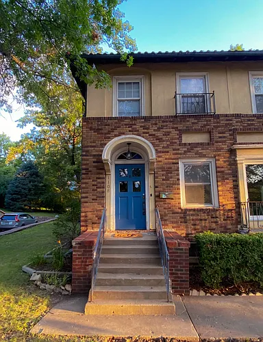1108 Ward Pkwy Photo 1