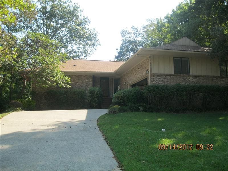 1st image of 2616 Somerset Dr