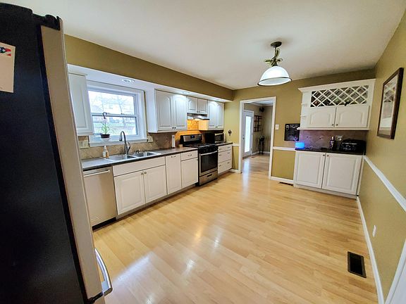 4th image of 1144 Viking Dr