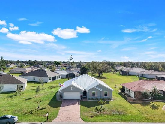 566 Corrientes Cir, Punta Gorda, FL 33983